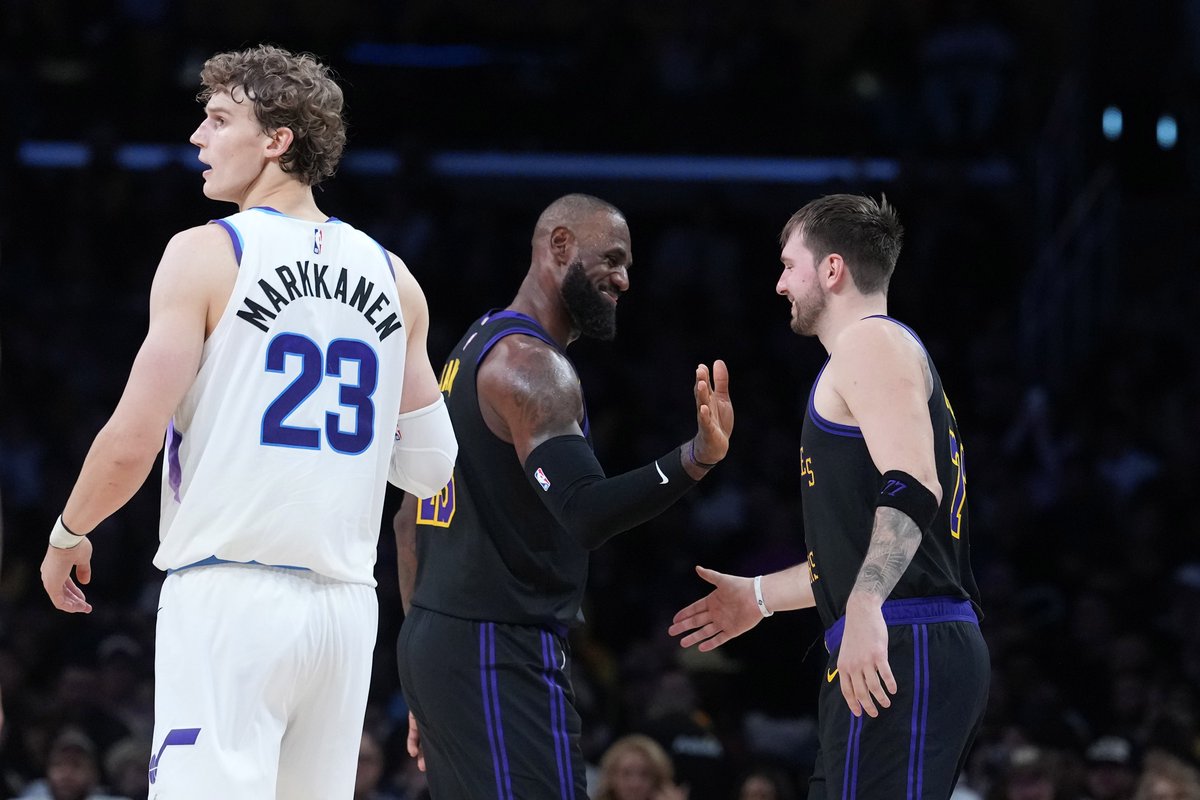 LakersDailyCom's tweet image. REPORT: LeBron James &quot;pushed&quot; for Luka Doncic to be introduced last in the starting lineup, per @DanWoikeSports