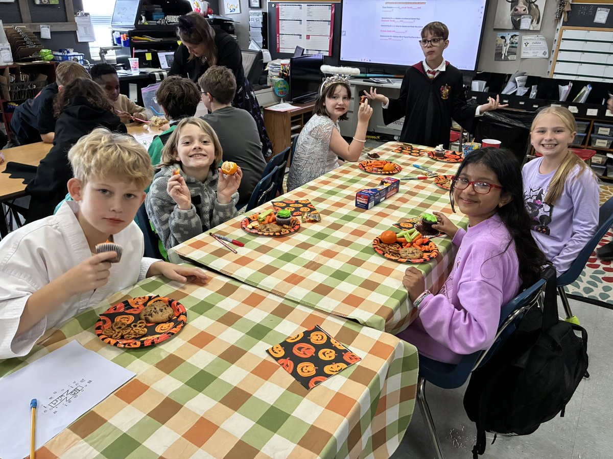 Hayes/Sanchez tweet media