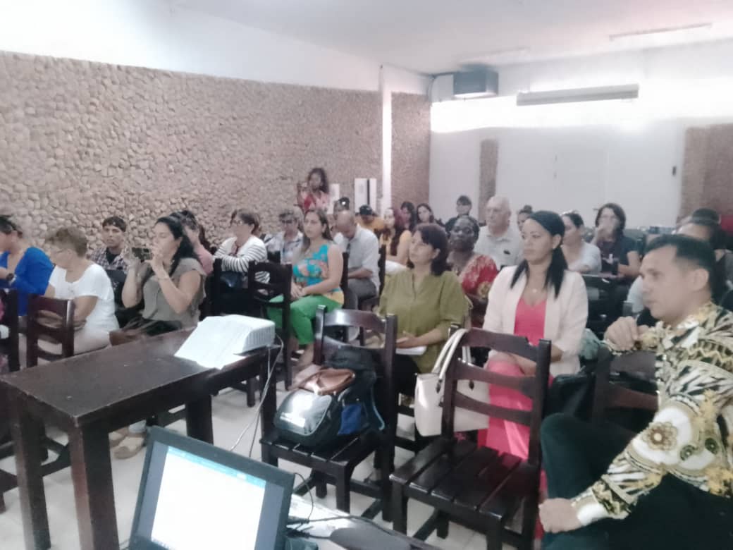 Taller final del PNAP de #CitmaCienfuegos, se articulan los CUM, equipos de Desarrollo Territorial y especialistas CITMA de los municipios. Armonizaciones necesarias en la implementación de los SGGCI. #JuntosPodemosMás <a href="/ArmandoRguezB/">Armando</a> <a href="/AndreaArmasRodr/">Andrea Armas</a> <a href="/Ruberdanis23361/">Ruberdanis Tamayo</a> <a href="/citmacuba/">Ministerio de Ciencia, Tecnología y Medio Ambiente</a>