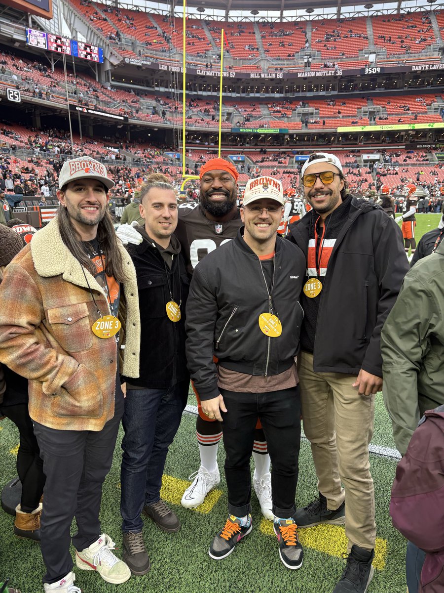 Da boys in Cleveland <a href="/ShelbyHarris93/">Shelby Harris</a> <a href="/dibwinkle/">JonOnChain</a>