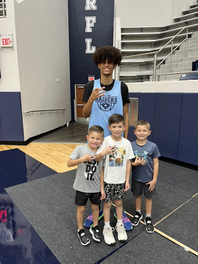 ⚔️ <a href="/MoneyM1r_/">Amir Porter</a>