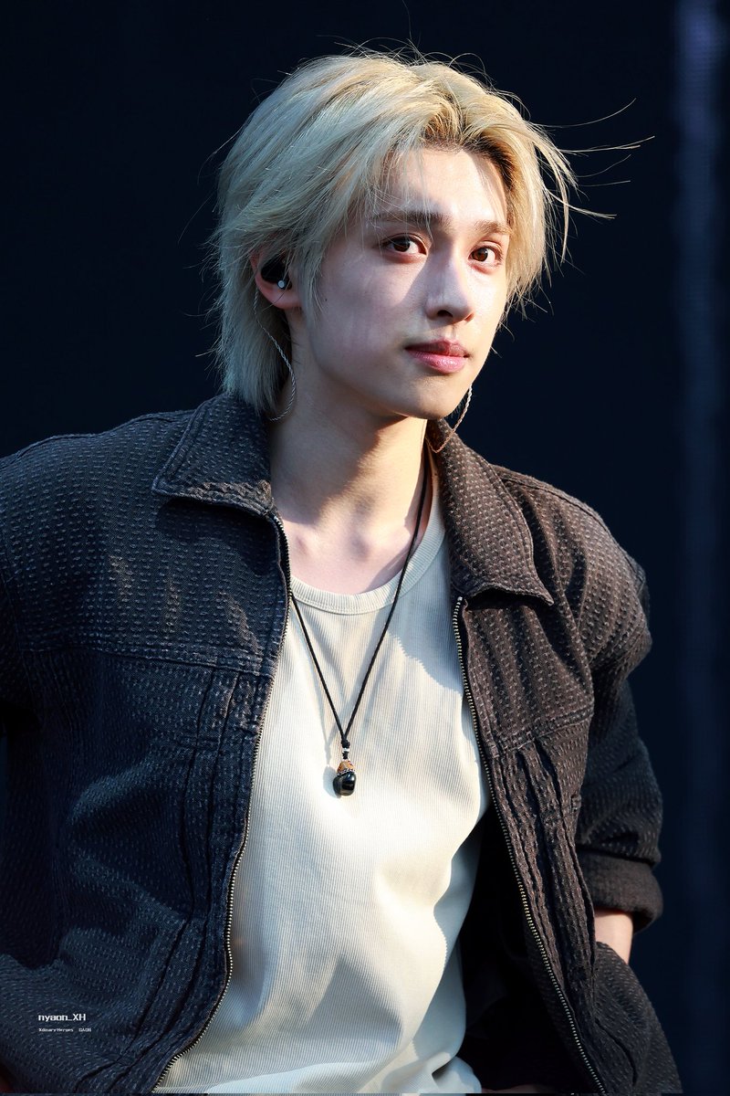 gaonpost's tweet image. his visual is so insane