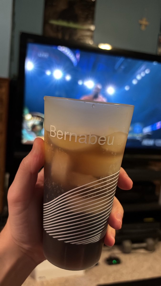 bugattielroy's tweet photo. Good Brother Gabriel brought me back an ol’ souvenir from the Santiago Bernabéu…
#SplitTheB #TonightsDrank https://t.co/54HmnMCXvo