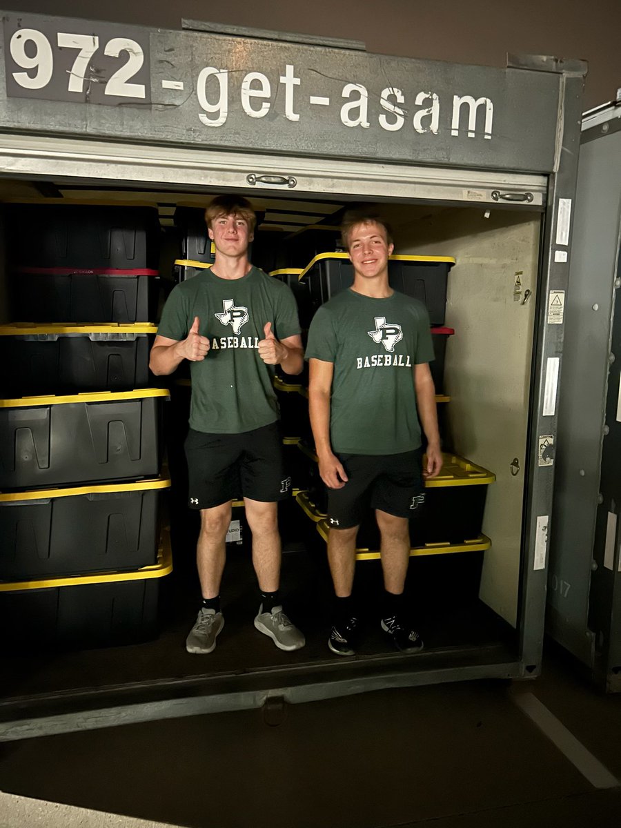 ThePHSBaseball's tweet image. We put our biggest guys on the toughest jobs!   #servicetoothers