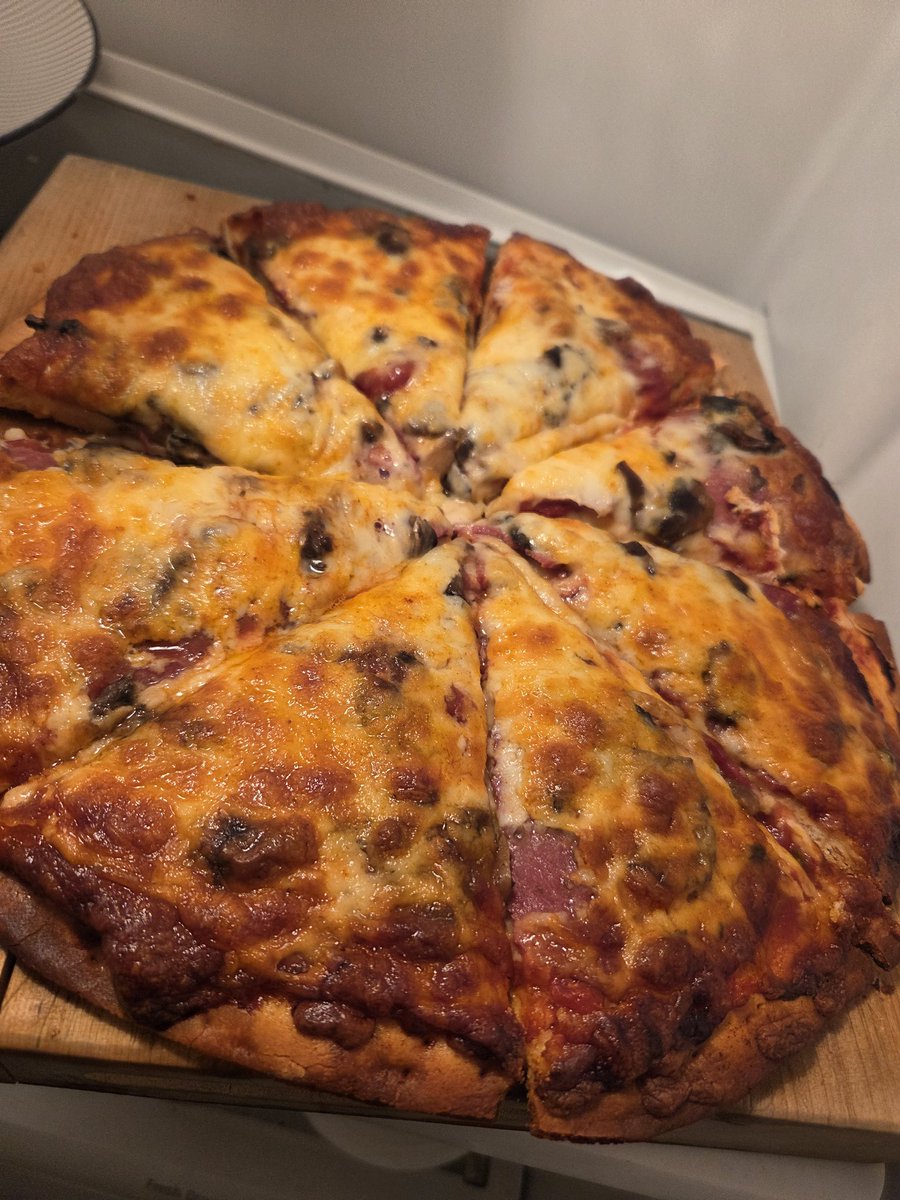 TylerMorganShow's tweet image. #pizza