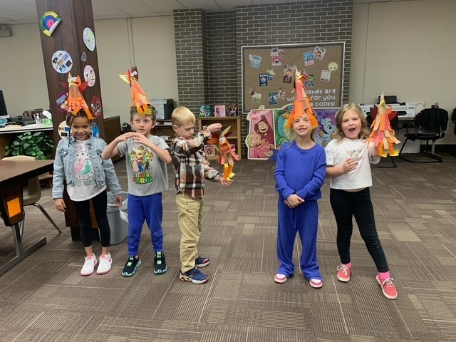 AbbeyJBolton's tweet photo. 🦃✨ Craft Club got extra creative today — our handmade turkeys are officially too cute to gobble! Loving the feathers, colors, and teamwork that went into each one. #Kinders #Firsties #TurkeyTime #DaveyDragons @KentSchools https://t.co/IFBOxJo90j