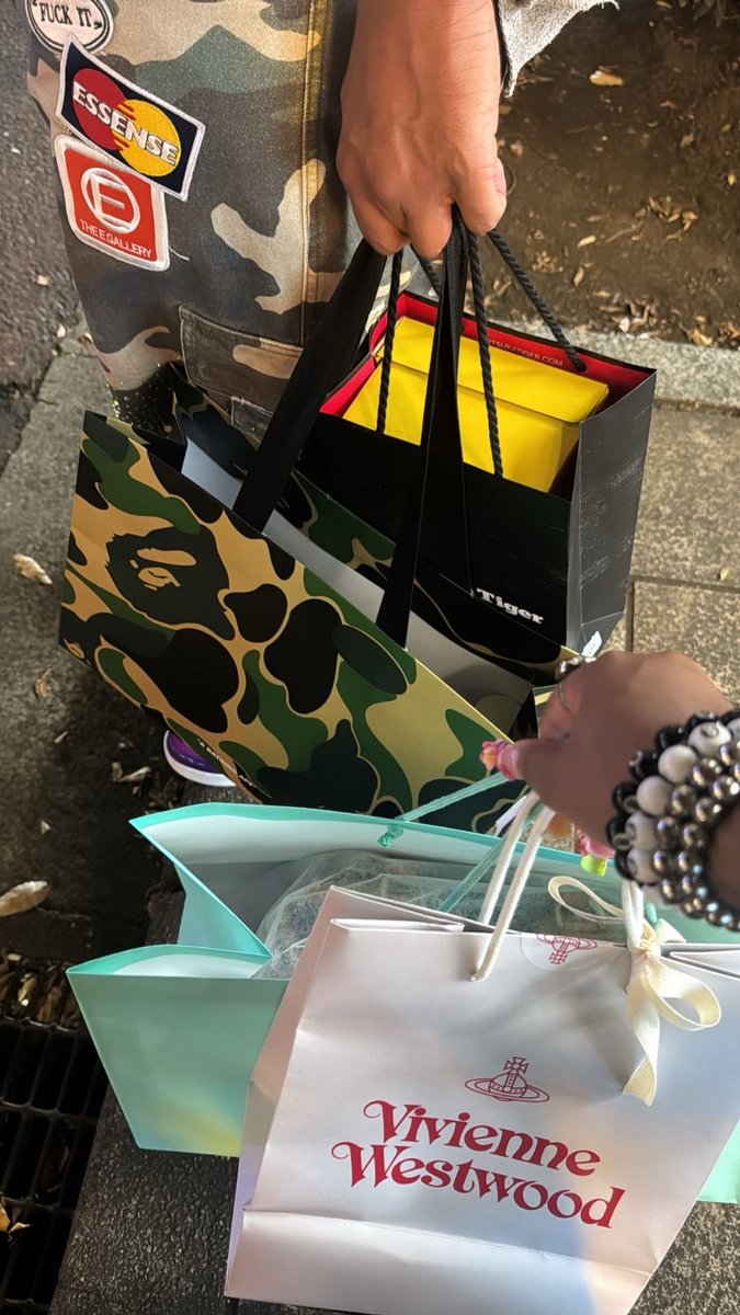 _ijaidaaa's tweet image. my forms of therapy🍀👾&amp;gt;