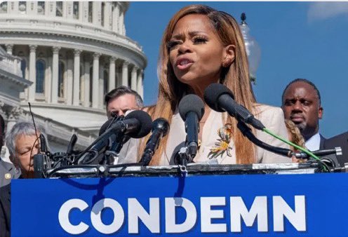 maggiewise111's tweet image. 🚨🚨 Florida House Democrat charged with stealing $5 million in FEMA funds‼️‼️ The Department of Justice has charged Rep. Sheila Cherfilus-McCormick (D-FL) with stealing $5 million in Federal Emergency Management Agency funds and laundering it, and using the proceeds for her 2021…