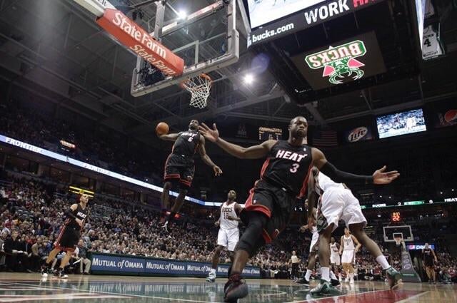 TWolvesWatcher's tweet image. Donte to ant alley-oop had me standing on my seat