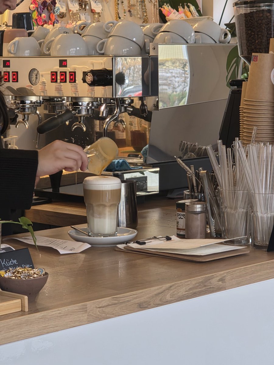 StarismaStudio's tweet image. #Gm to all ❤️
Lots of love from #Germany 😄🔥
#DigitalArtist