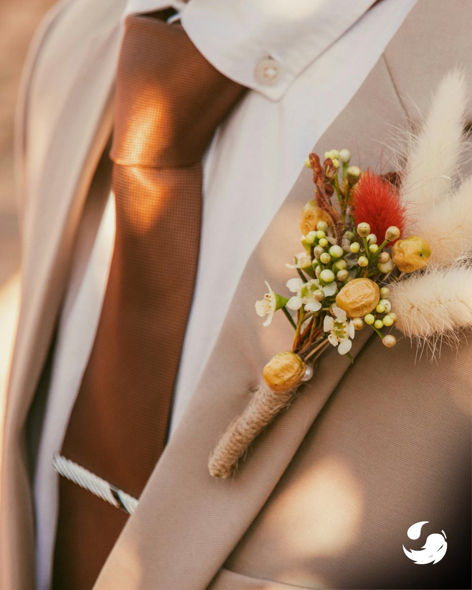 GECleaners's tweet image. Achieve a flawless fit with our tailoring services. We&apos;ll make your clothes look and feel like they were made just for you! 
#GreenEarthCleaning #FlawlessFit #GarmentCare