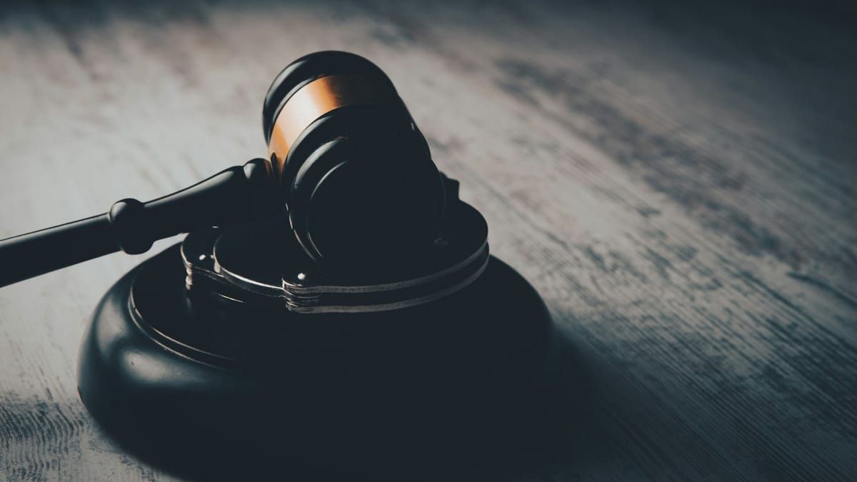 Briefing: The U.S. government’s case against a presidential target collapses. Washington and Moscow draft a Ukraine peace plan—without Ukraine. + Why are investors down on AI? Read on. Link in comments. thesgnl.com/2025/11/wednes…