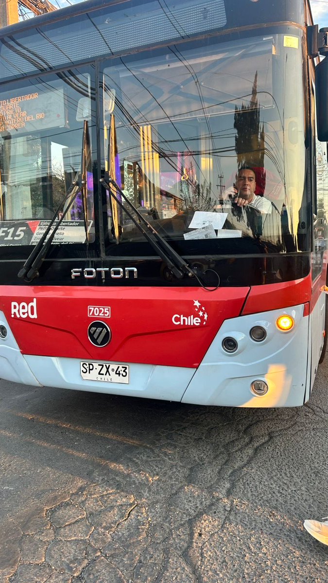 moncada_a's tweet photo. @JuanCaMunozA estás personas no quieren pagar mis daños, ayuda ayuda 😡😡😡 https://t.co/OS7tA8FoXW