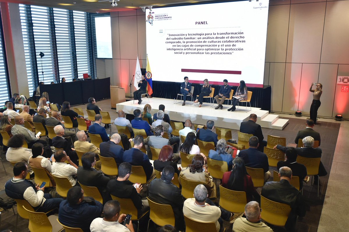 Ministerio_TIC's tweet image. En el Encuentro Nacional 2025 se trató a fondo cómo la innovación está redefiniendo el rumbo del subsidio familiar. Nuestro Director de Economía Digital (e), @wilasanchezm, habló del impacto de la IA y cómo desde el MinTIC promovemos su adopción ética, al servicio del progreso.