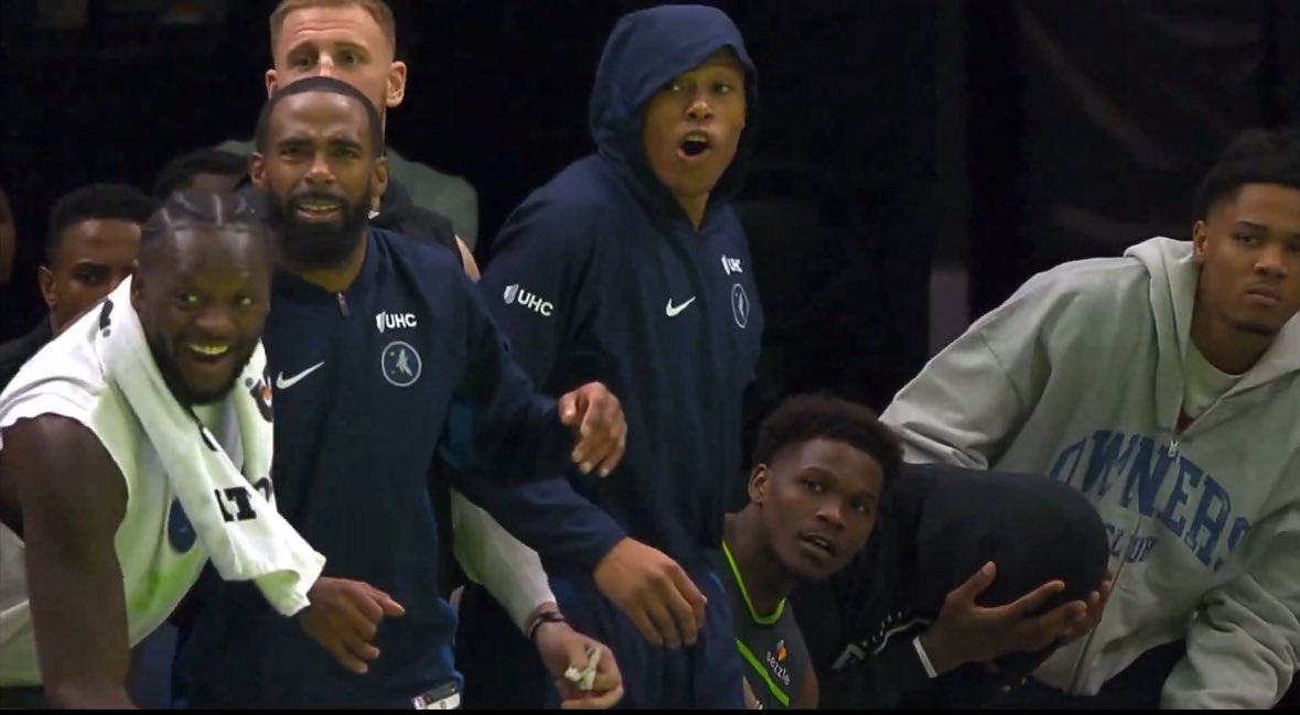 maplewedgie's tweet image. 3 ball… CORNER POCKET