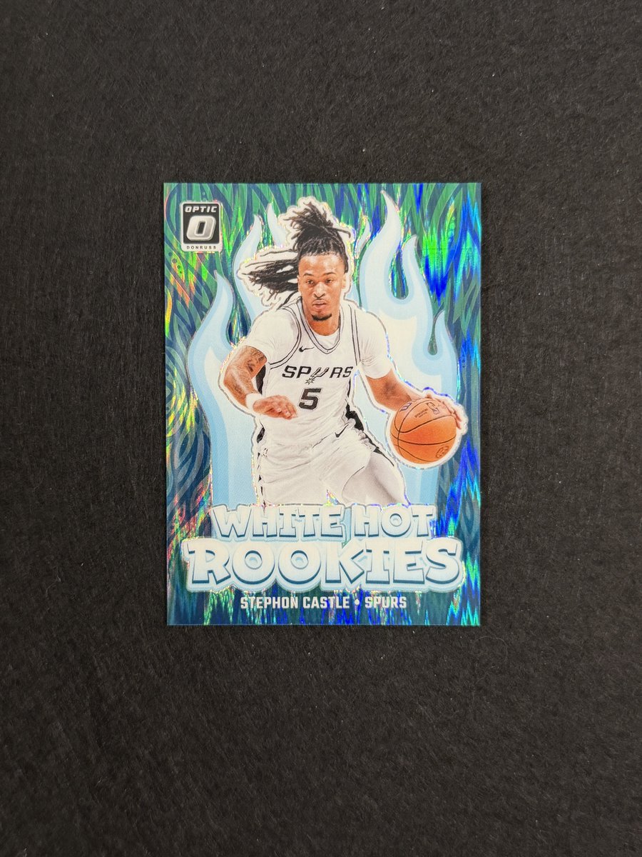 paullydoughnuts's tweet image. Castle Rock Ent.

$40 LOT 

WHR # /149

#gettostackin 👀