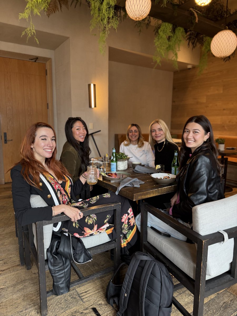 tech__unicorn's tweet image. Back in SF with the girls 💕 we only talk about business &amp;amp; boys 😂