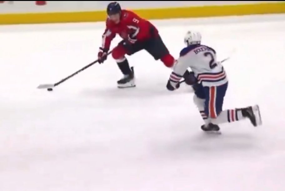 Evan Bouchard masterclass. #LetsGoOilers