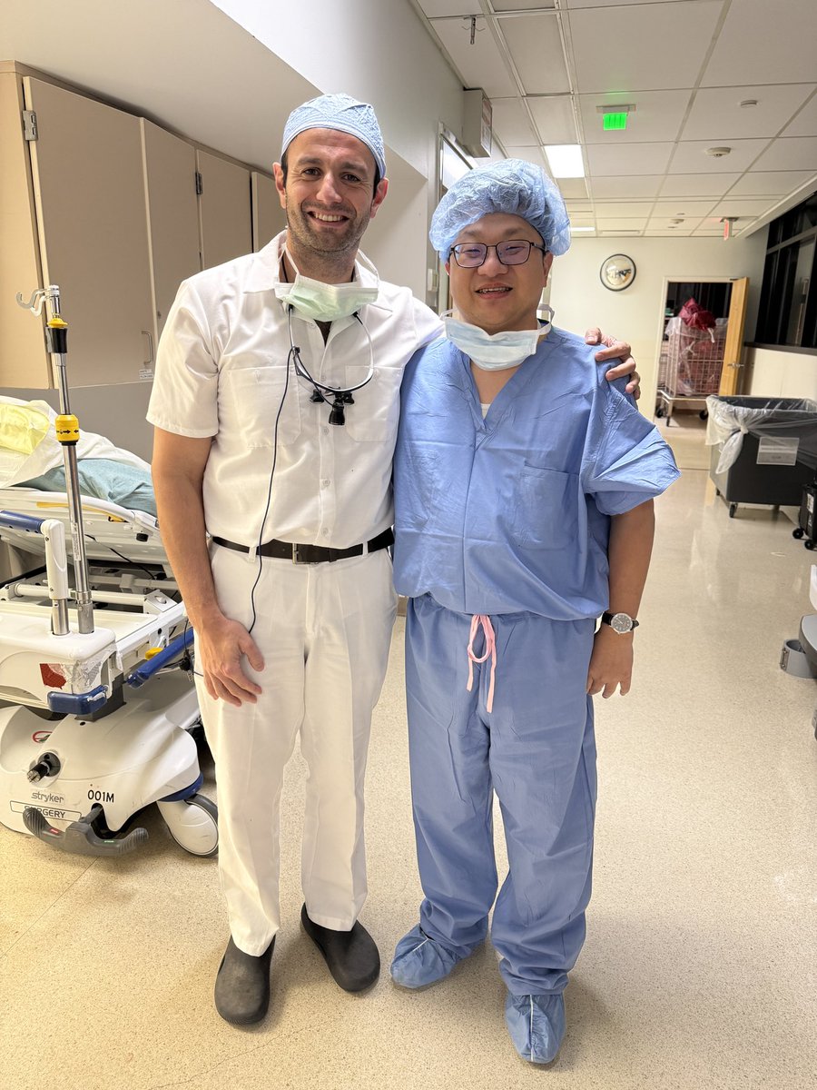 moeltemamy's tweet image. We had a great time hosting Dr Seung Duk Lee from @VCUTransplant who came to observe us at @CleClinicUro . 1 SP extraperitoneal donor and 2 SP recipients. In addition to 2 open transplants in one day!
#kidney #transplant #Robotics @VCUHealth @V_Krish67 @ASTSChimera