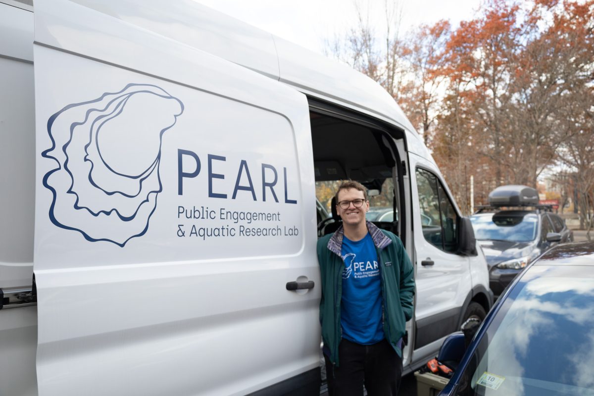 DFPfeatures's tweet image. Scientific research is often completed away from the public eye. A new retrofitted mobile research van, led by a group of Boston University marine scientists, however, aims to showcase their research while they conduct it.
dailyfreepress.com/11/18/22/21648…