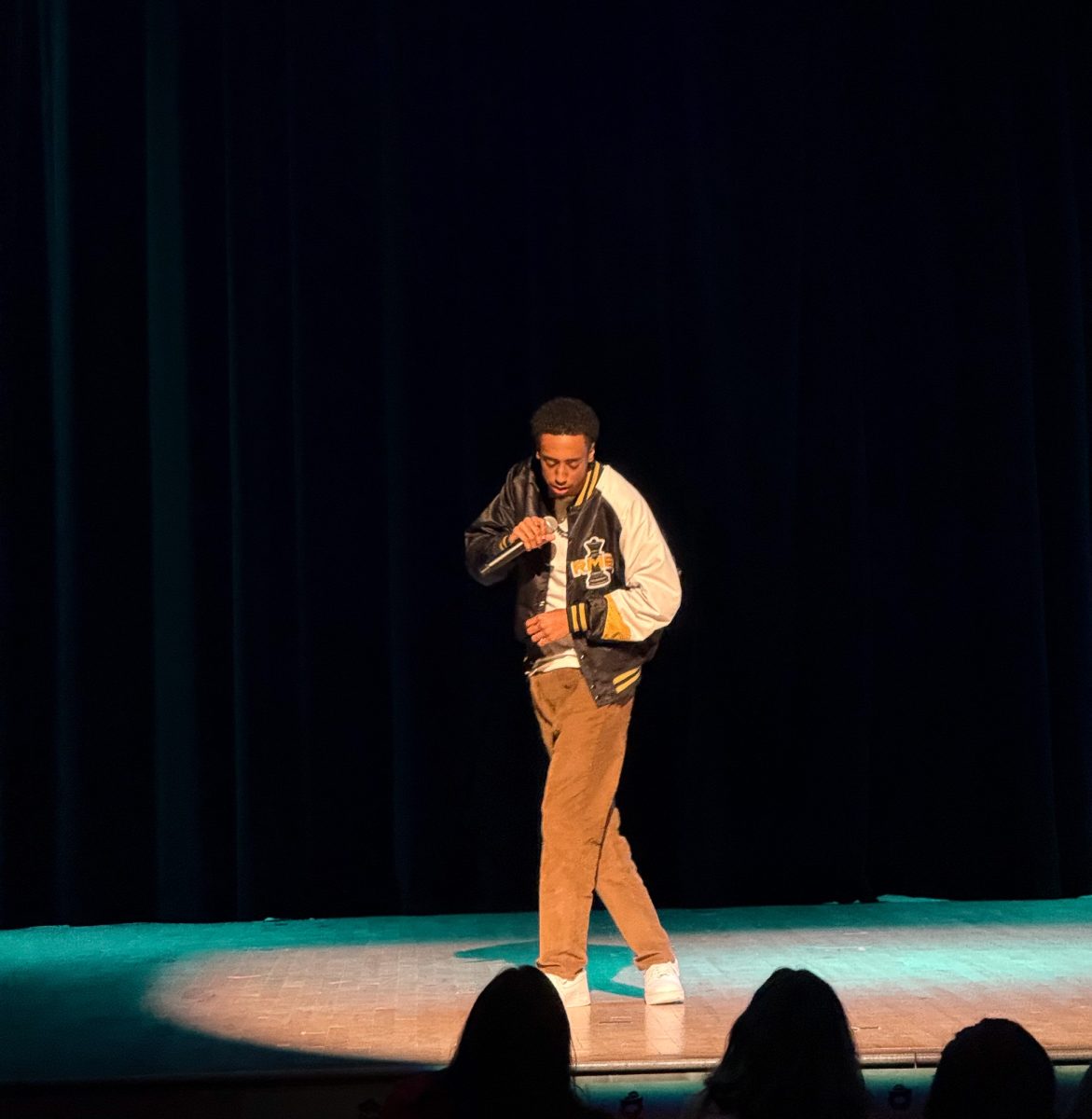 DFPfeatures's tweet image. When millions called him Chopped Chin, he wasn’t offended. He saw an opportunity — and took it.
dailyfreepress.com/11/18/21/21647…