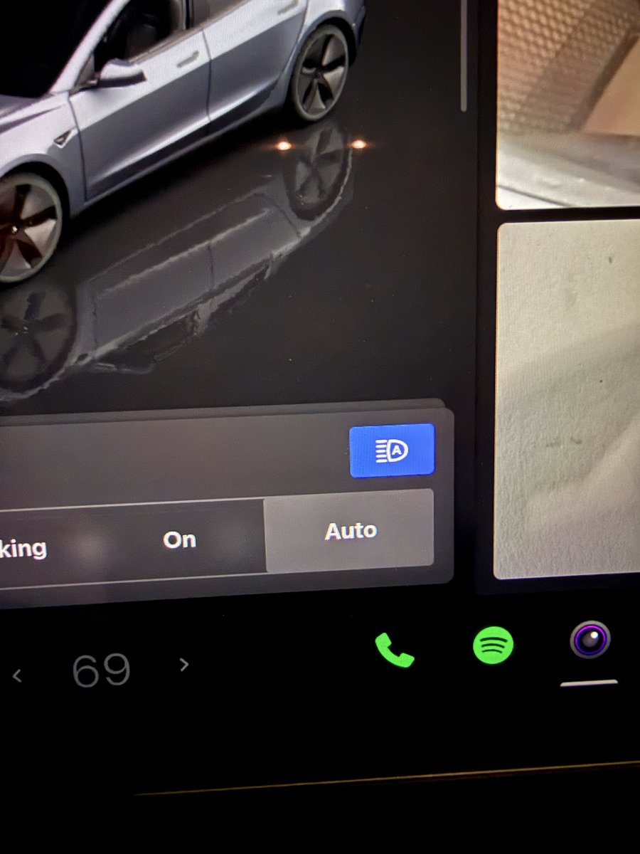 danevanz's tweet photo. @Tesla needs to make an alert for people who drive 100% of the time with high-beams on. I’m convinced people have no idea how to turn it to auto. https://t.co/8xCua6GBBK