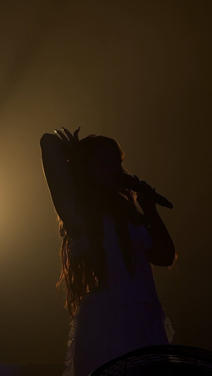 BBolerista's tweet photo. bueno chicas os dejo más fotos del concierto @HFVioleta https://t.co/OFRCd5u6KZ