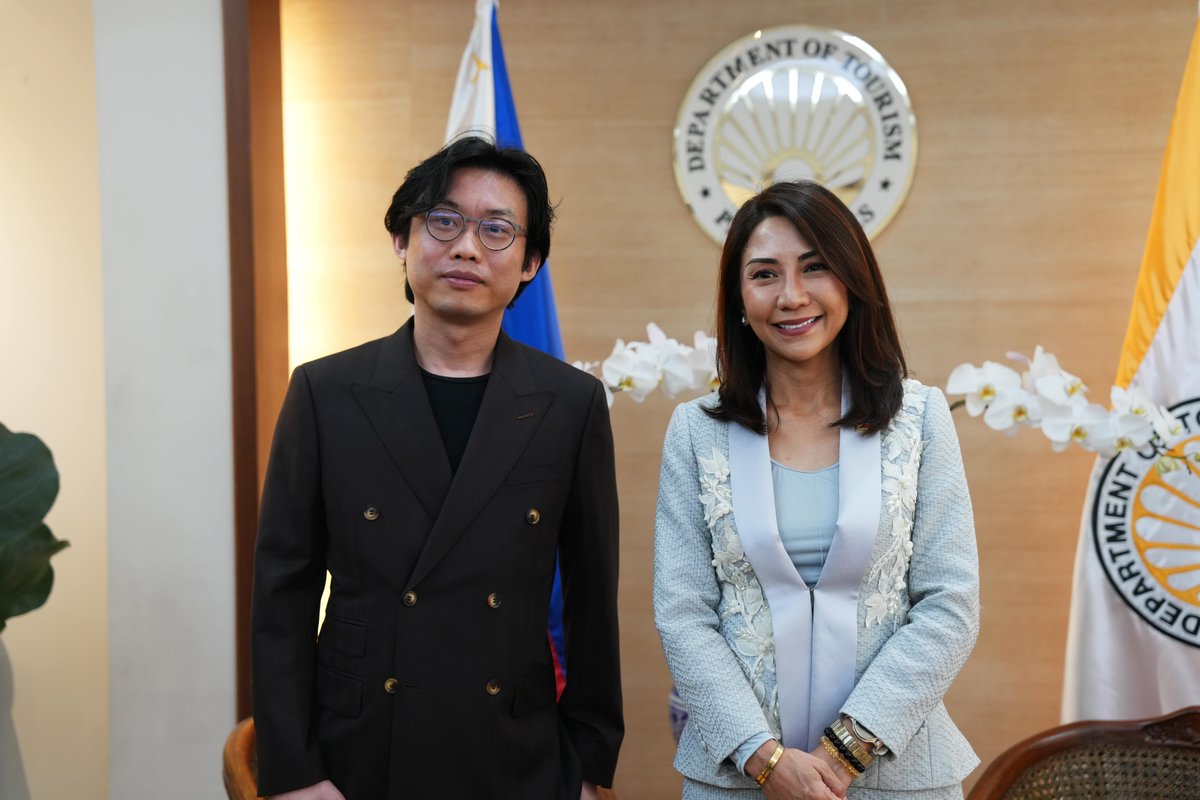 OPPO and the Department of Tourism launch “OPPO Loves The Philippines,” a milestone partnership using AI-powered smartphone tech to showcase stunning Philippine destinations. 🇵🇭✨
Innovation + tourism = a new era of digital storytelling. 📸 #LoveThePhilippines <a href="/OPPOPhilippines/">OPPO Philippines</a>