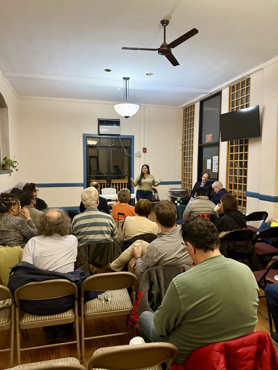 JFK_Democrats's tweet photo. In the November meeting, the JFK Democratic Club heard from NYS Senator @jessicaramosqns who provided a legislative update and Judge-Elect Aron Wright-Fernandez.

#NYC #Democrats https://t.co/ccswpRnHqo