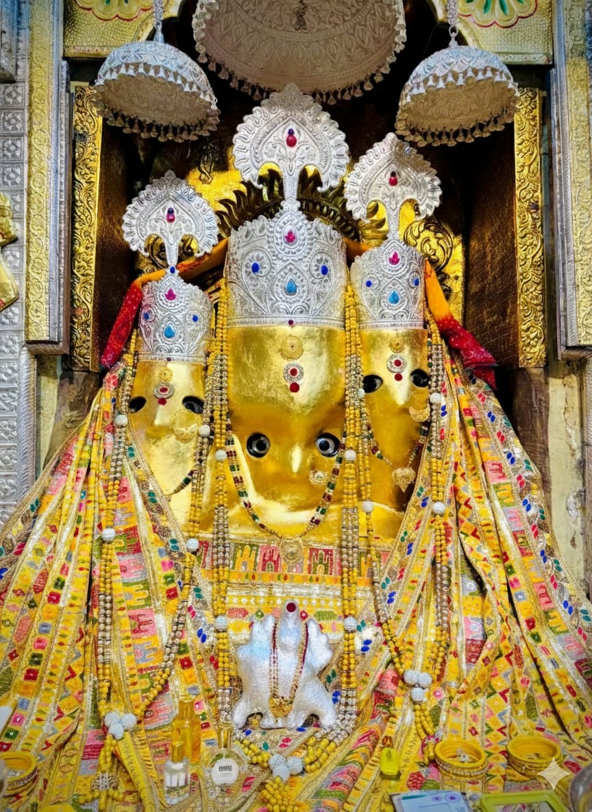 Astrotherapist1's tweet image. जय मां बगलामुखी 🙏🙏