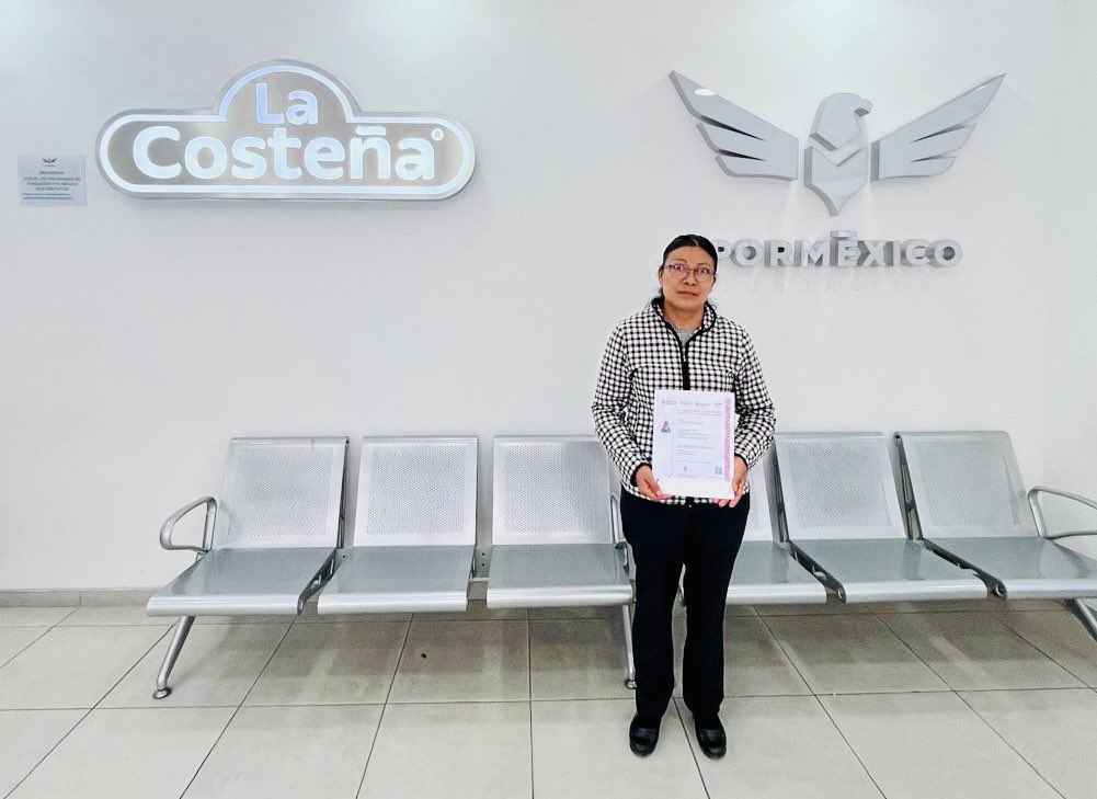 Felicitaciones a nuestra beneficiaria 𝐂𝐥𝐚𝐮𝐝𝐢𝐚, del #AulaLaCosteñaPorMéxico, por resultar COMPETENTE en su certificación del “Estándar de Competencia EC0108: Manejo del Procesador de Hojas de Cálculo Digitales” del <a href="/ConocerMx/">Conocer MX</a>!

<a href="/LaCostenaMx/">La Costeña</a>