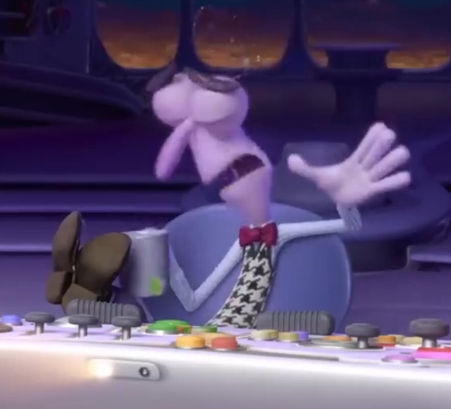 MUNCHY3X's tweet image. Let me guess
-Forsaken falls off for like 2-3 days
-collabs get pulled back in and back out
-they post new skins and content
-everyone goes back to playing the game