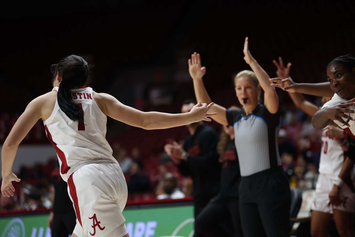 AlabamaWBB's tweet image. THE FRESHMAN FROM SPRING GARDEN IS ON FIRE! 🔥