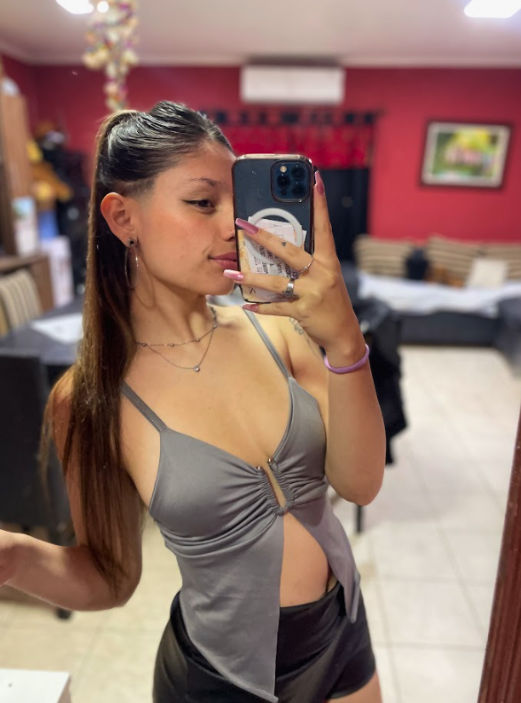 Daisywayyy's tweet image. Do you like my get up? 🤭