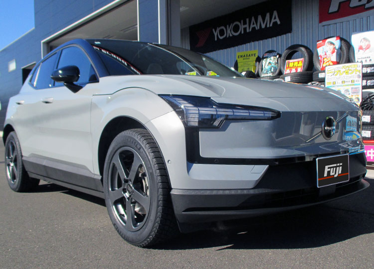 fuji_tire's tweet image. マイカードレスアップフォトからピックアップ

ボルボ／EX30(EV)
ホイール：VST／タイプRS
カラー：ハイパーチタングレー
サイズ：FR:8.0J-18

#EX30
#VST
#ドレスアップフォト

詳細を見る
fujicorporation.com/shop/contribut…