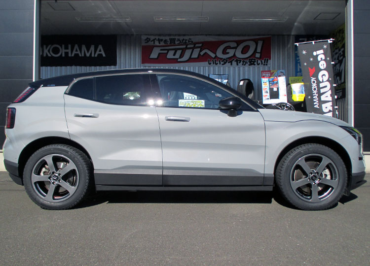 fuji_tire's tweet image. マイカードレスアップフォトからピックアップ

ボルボ／EX30(EV)
ホイール：VST／タイプRS
カラー：ハイパーチタングレー
サイズ：FR:8.0J-18

#EX30
#VST
#ドレスアップフォト

詳細を見る
fujicorporation.com/shop/contribut…