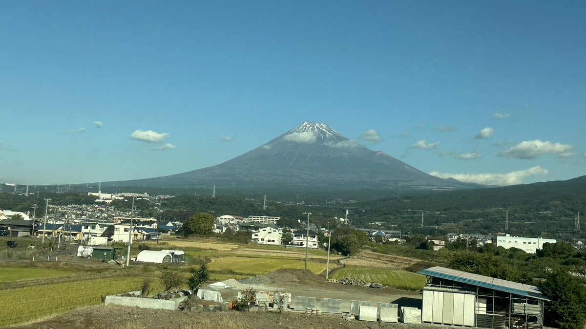 msimti's tweet photo. よく晴れてる☀️ https://t.co/nETtbVpOR0