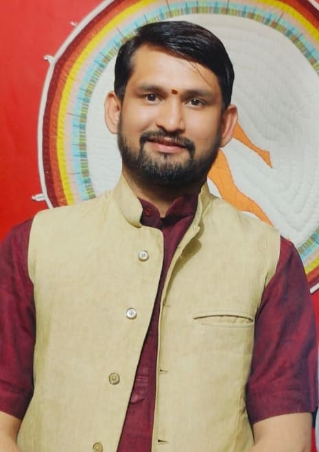 dheerusinghh's tweet image. विभाग प्रचारक गोंडा अवध श्री प्रवीण भाई साहब जी को जन्मदिवस की हार्दिक बधाई एवं अनंत शुभकामनाएं।

आदि शक्ति मां पाटन देवी से प्रार्थना है कि वह आपको वैभव, ऐश्वर्य, उन्नति, प्रगति, आदर्श, स्वास्थ्य, प्रसिद्धि और समृद्धि के साथ आजीवन आपको जीवन पथ पर गतिमान रहें।