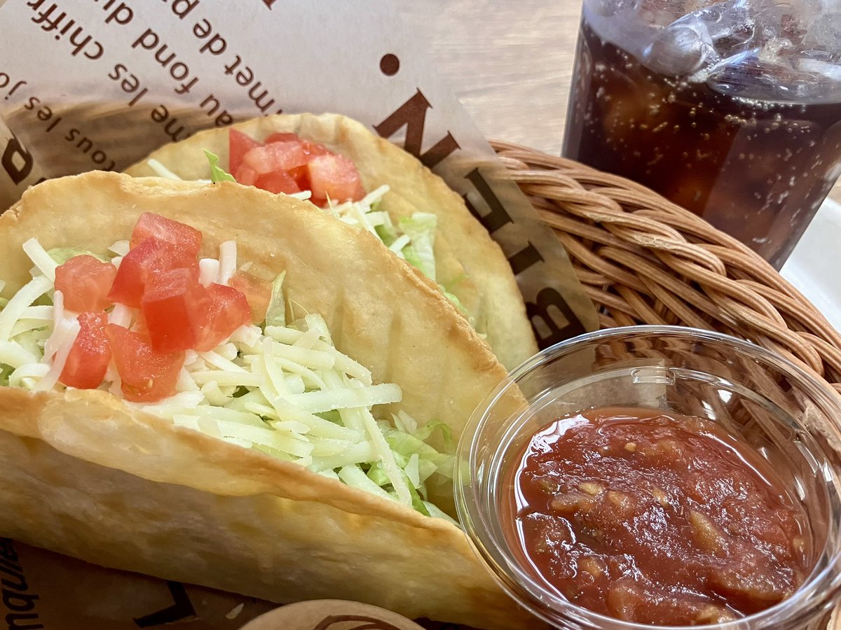 沖縄ラストご飯はタコス。
今から飛行機乗って奄美に帰ります。
〆切地獄が待っている。怖い。