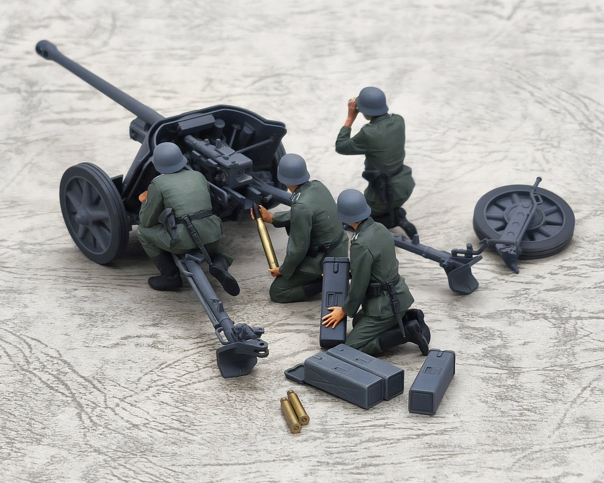 TAMIYA_TOKYO's tweet image. 🆕《新製品情報》
11月22日(土)ごろ発売の『1/35 ドイツ 5cm対戦車砲 Pak38／￥2,640』です。

湾曲した防盾やマズルブレーキ付き砲身、アルミ合金製脚など、実車の特徴を精密感あふれる1/35スケールでモデル化。

✅全長142mm
✅照準器・装填部・マズルブレーキなど細部までシャープに再現…