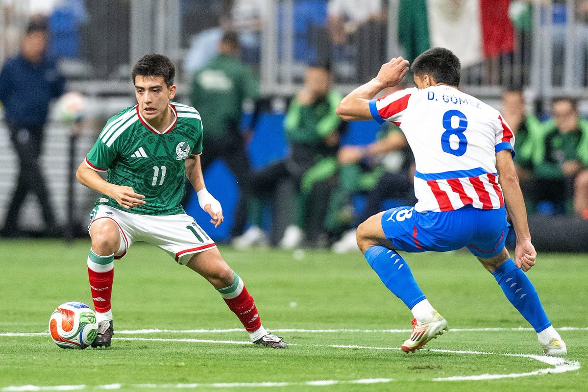DatosTri's tweet photo. La Selección Mexicana de Fútbol perdió 2-1 con Paraguay en el estadio Aladome de San Antonio Texas y suma seis partidos sin ganar.

R. Jiménez 54' (P) marcó por México, mientras que los sudamericanos perforaron las redes con goles de Antonio Sanabria 48' y Damián Bobadilla 56'. https://t.co/KYqEvapxNF