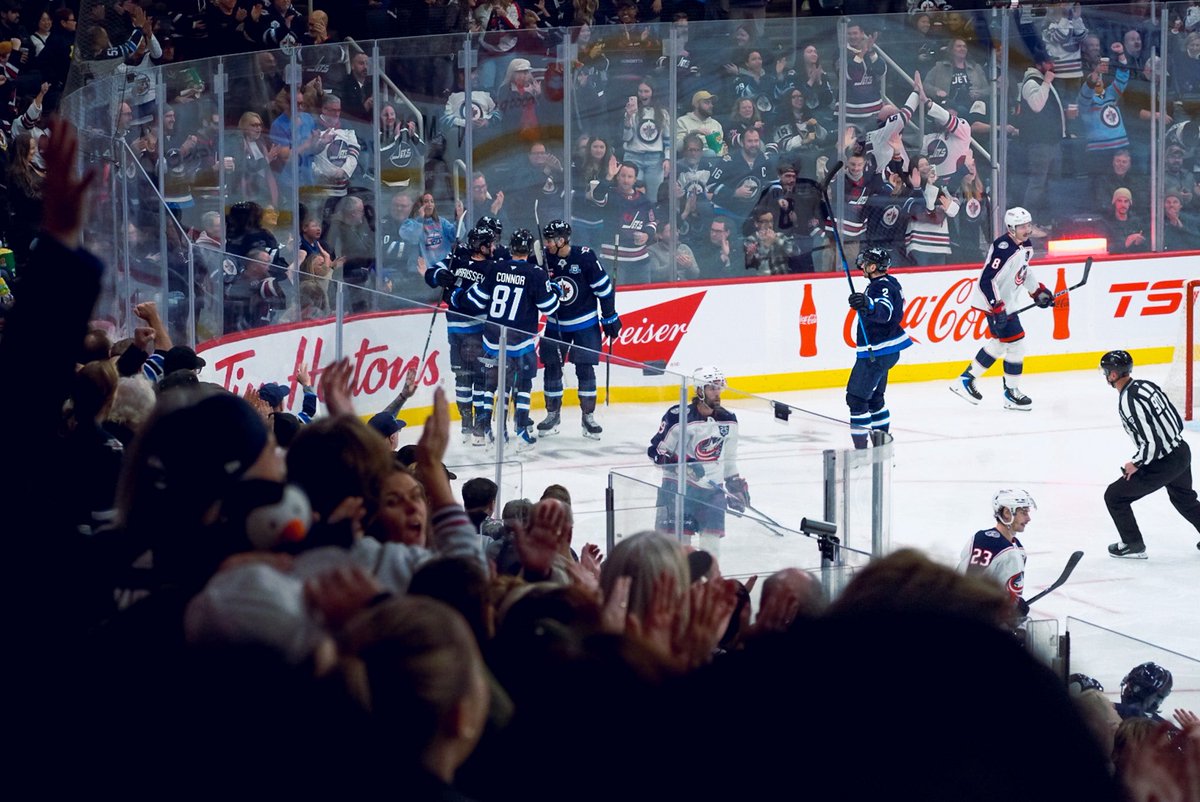 Jets win! 🛩️ 📸