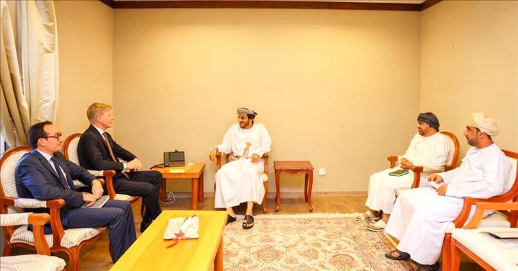 sultanalsadeh's tweet image. ماحدث في ايران يتكرر في اليمن... 

كل حديث عن السلام هذه الايام لايذكرنا سوى بما حدث قبل الاعتداء على ايران بايام قليلة

فعندما اصبح الجميع مصدق ان عجلة السلام دارت بين امريكا وايران وان الاتفاق بات وشيك التوقيع

وبعد ان اطمأن الجميع
جاء العدوان والمؤامرة ومحاولة الاسقاط الكلي…