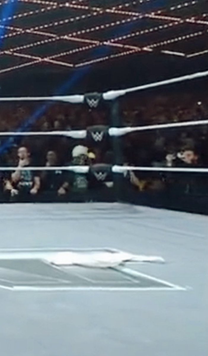 BlakeMonroeWWE's tweet image. who knew a towel would steal the show 🤭