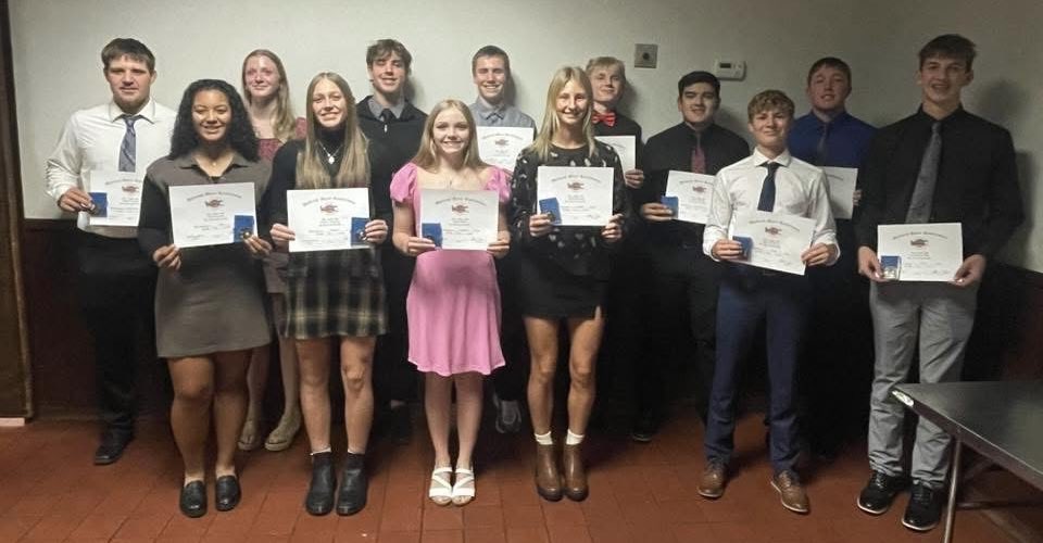 Congrats to the All-Conference fall athletes!
Front- ⛳️ Taya Sturmer, 🏐 Birkley Schelsky, Lila Busenbark, 🎾 Nate Woodard, and Jackson Jenkins; back- 🏈 Tucker Conley, 🏐 Abby Mathis, 🏈 Leyton McMullen, 🎾 Joel Miller, 👟 Kamden Shields, 🏈 Lucas Rhoads, and Klayton Burgess.