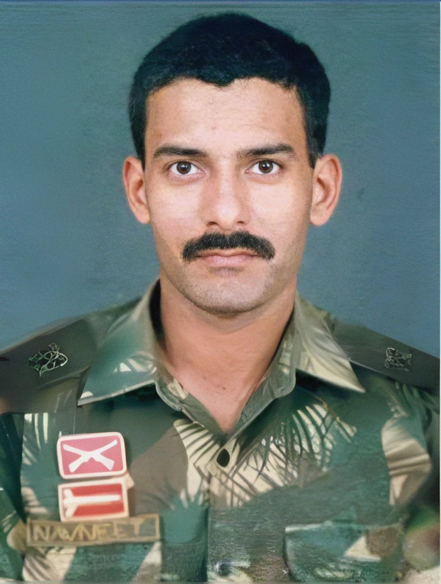 TigerCharlii's tweet image. &quot;Jai Maa Kali,Ayo Gorkhali&quot;

On November 20, 2003,
India lost Braveheart 
Major Navneet Vats
Sena Medal (P)
32 RR / 3 Gorkha Rifles 
From: Chandigarh 

He made supreme sacrifice fighting #Pakistan terrorists in Jammu and Kashmir 
Salute 🇮🇳 
#IndianArmy
#thursdaymorning