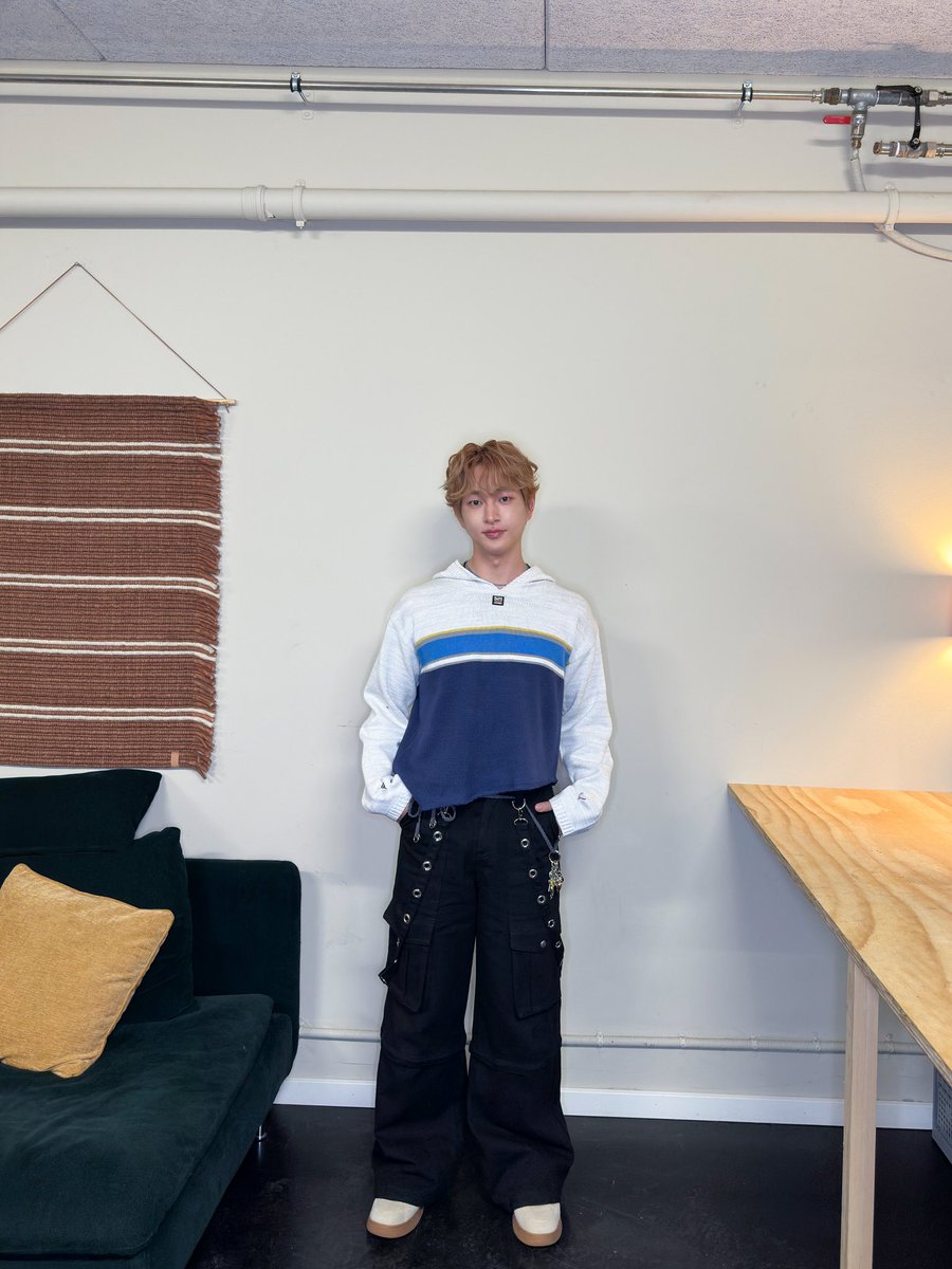 lightening_onew's tweet photo. (I drew this referring to the photo.Thank you very much.)

He looks good in anything~😍

#온유 #ONEW #オニュ
#ONEWTHELIVE #PERCENT
#ONEW_THE_LIVE_PERCENT https://t.co/UoNLhKCXJL