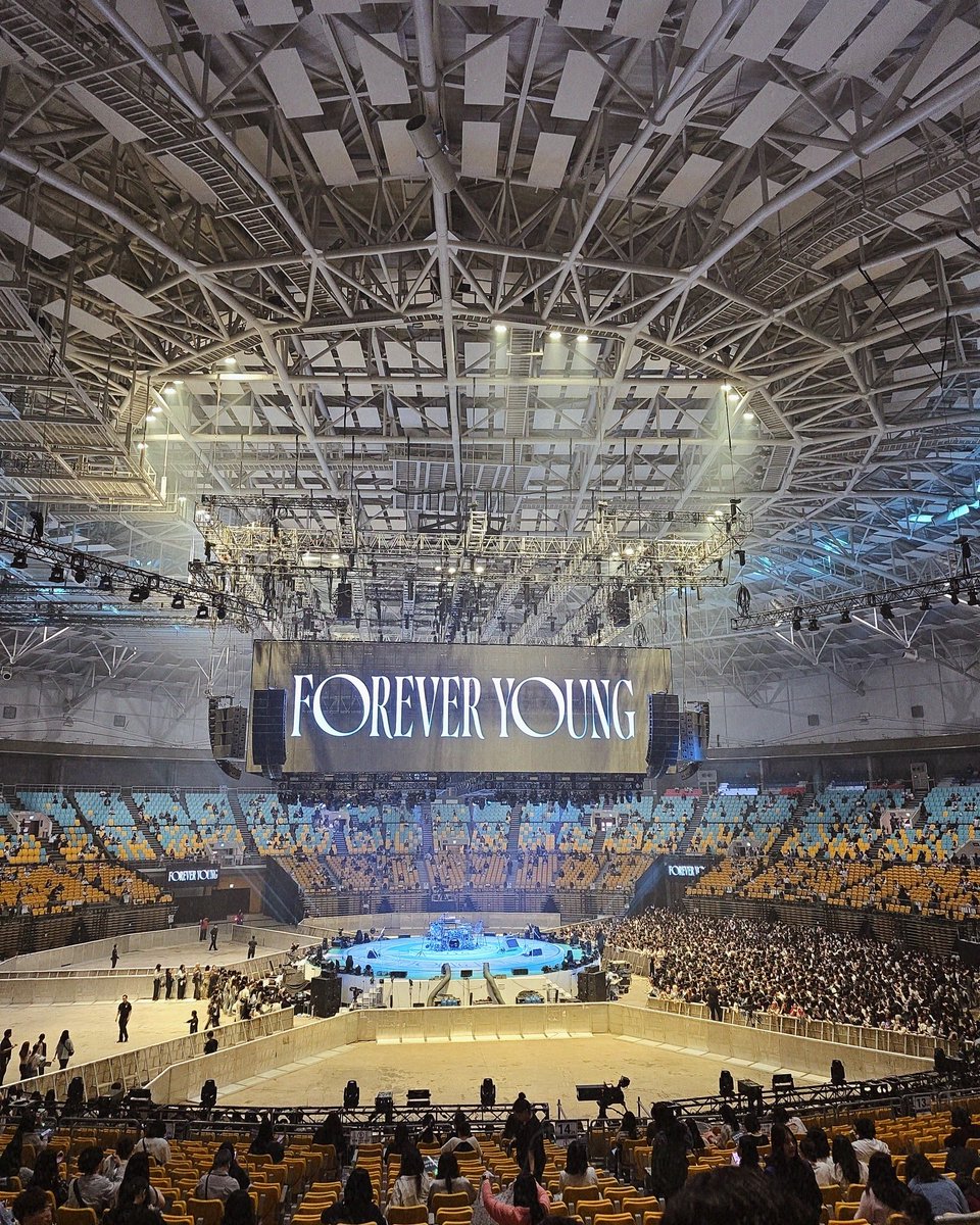 체조 42구역 7열 시야 진짜 개 좋았는데 사진으로 보는 것보다 직접 보면 더 이번에도 기대된다 빨리 12월 오라고ㅠ