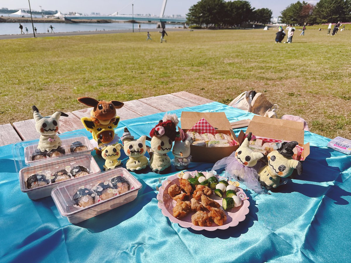 いんふぇるのさんとえるしーさんとピクニック🧺 ミミッキュちゃん達