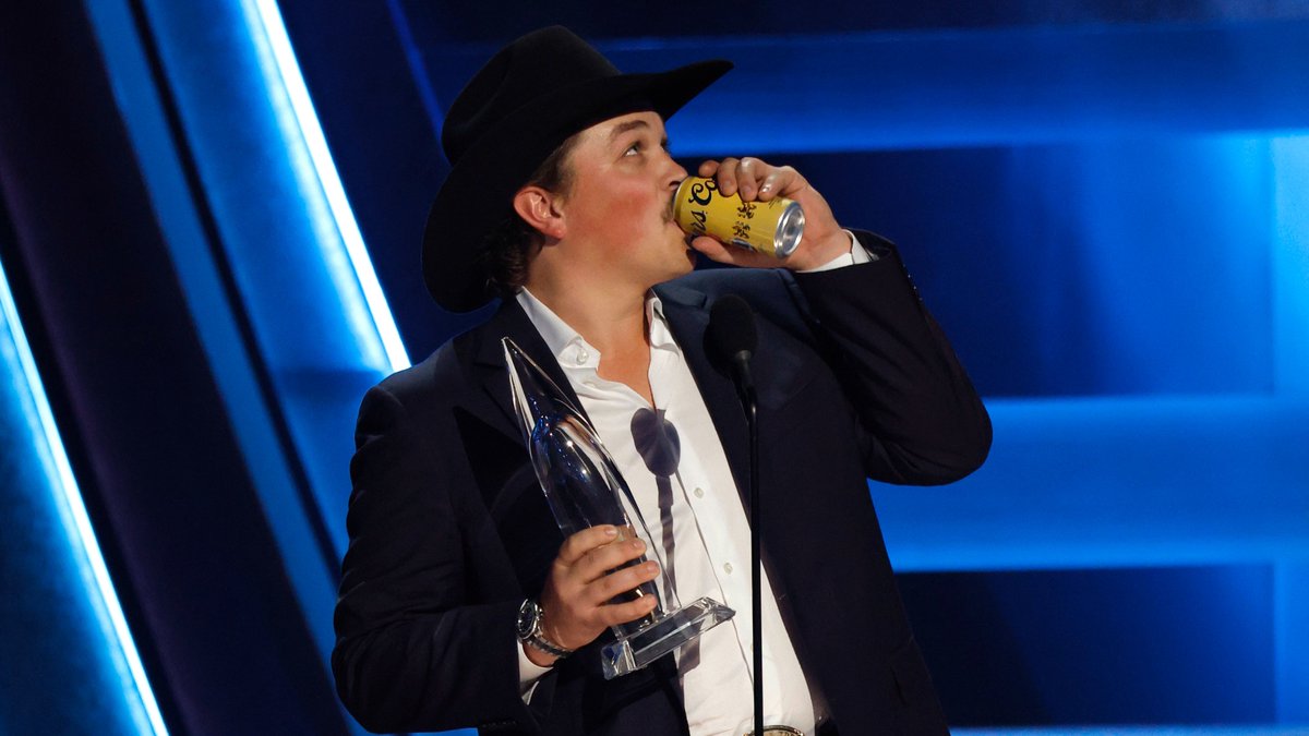 DVDFab_ENT's tweet photo. Did Zach Top not thank his girlfriend? 👀 #CMAawards #DVDFab https://t.co/KGPv9I0oq2
